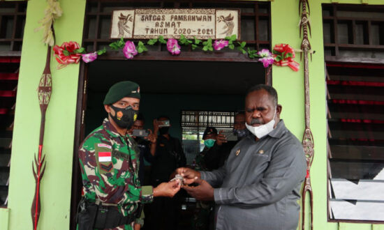 Bupati Asmat Resmikan Pos Satgas Pamrahwan di Distrik Fayit