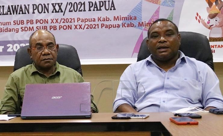 Proses Penginputan Data di Bank untuk Pengupahan Relawan PON Papua Sementara Berjalan