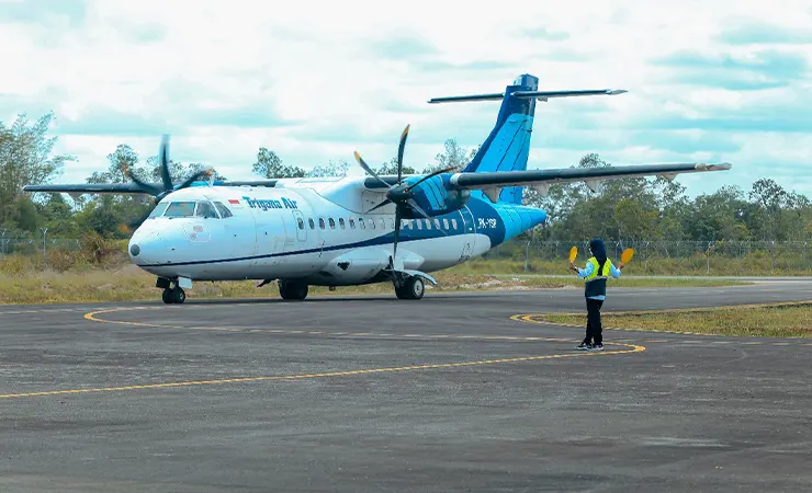 Pesawat ATR Trigana mendarat di Bandara Kepi. (Foto: Humas Mappi)